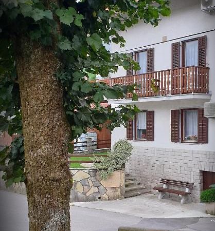 Apartment Pri Damijanu Ponikve Екстер'єр фото