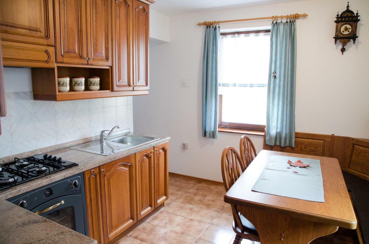 Apartment Pri Damijanu Ponikve Екстер'єр фото