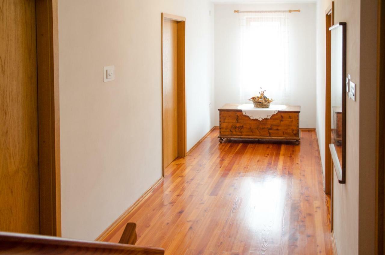 Apartment Pri Damijanu Ponikve Екстер'єр фото